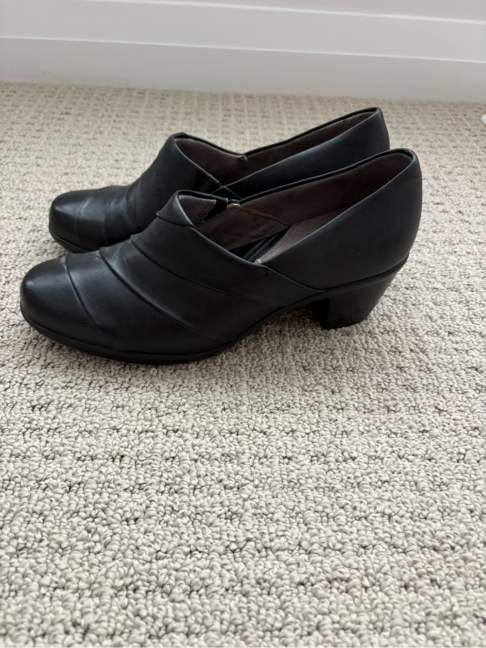 Naturalizer Black Low Block Heel Slip-On Pumps